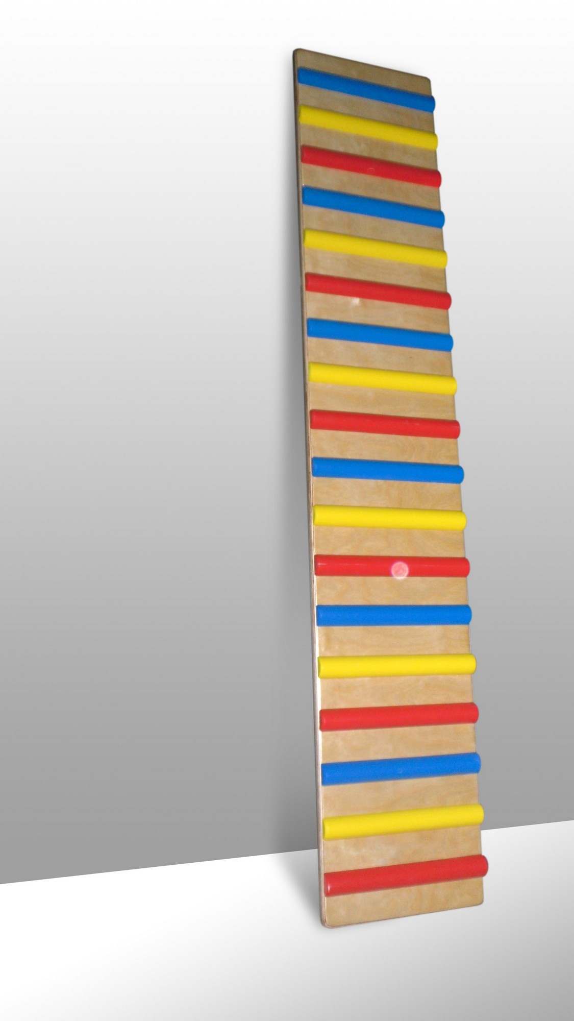 Доска наклонная навесная ребристая ФСИ 1,6 м, дерево, с цветными рейками 9394 1125_2000