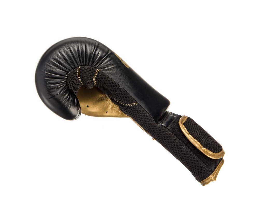 Боксерские перчатки Clinch Aero C135 черно/золотые 10 oz 979_800